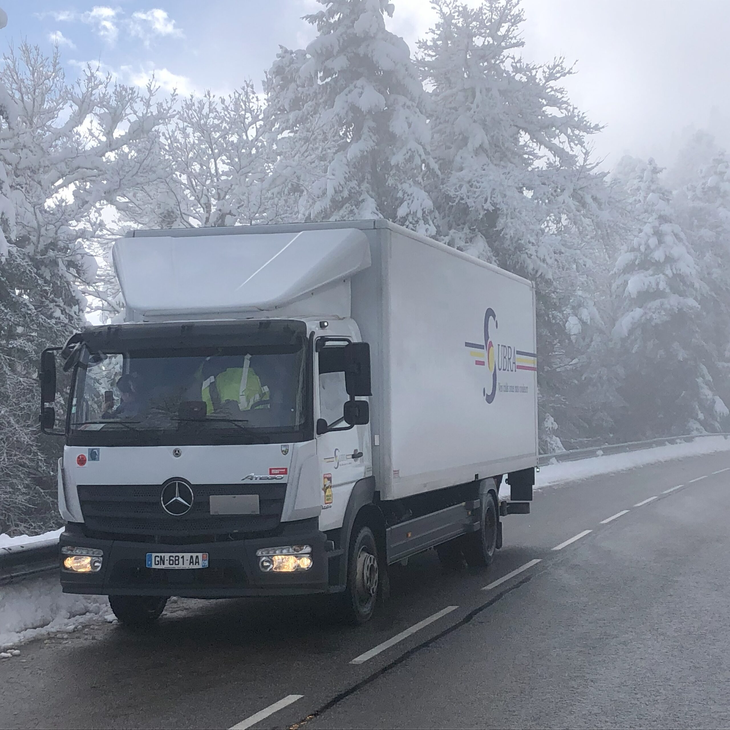5-Porteur-a-la-neige-scaled-1